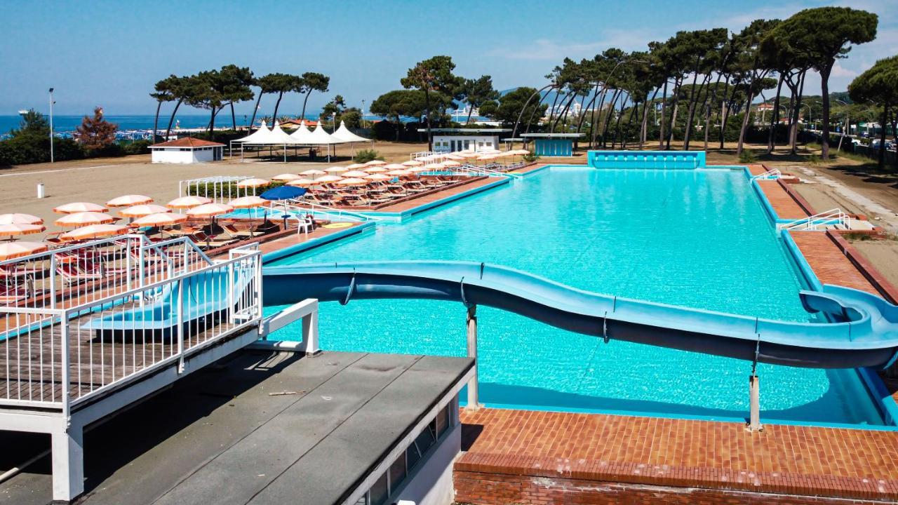 Villaggio Torre Marina Marina di Massa Eksteriør bilde